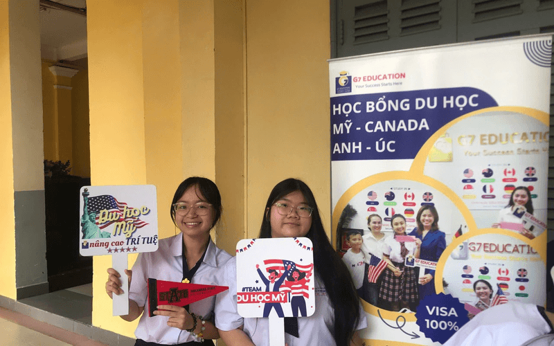 A-State ghé thăm THPT Nguyễn Thị Minh Khai - TP.HCM