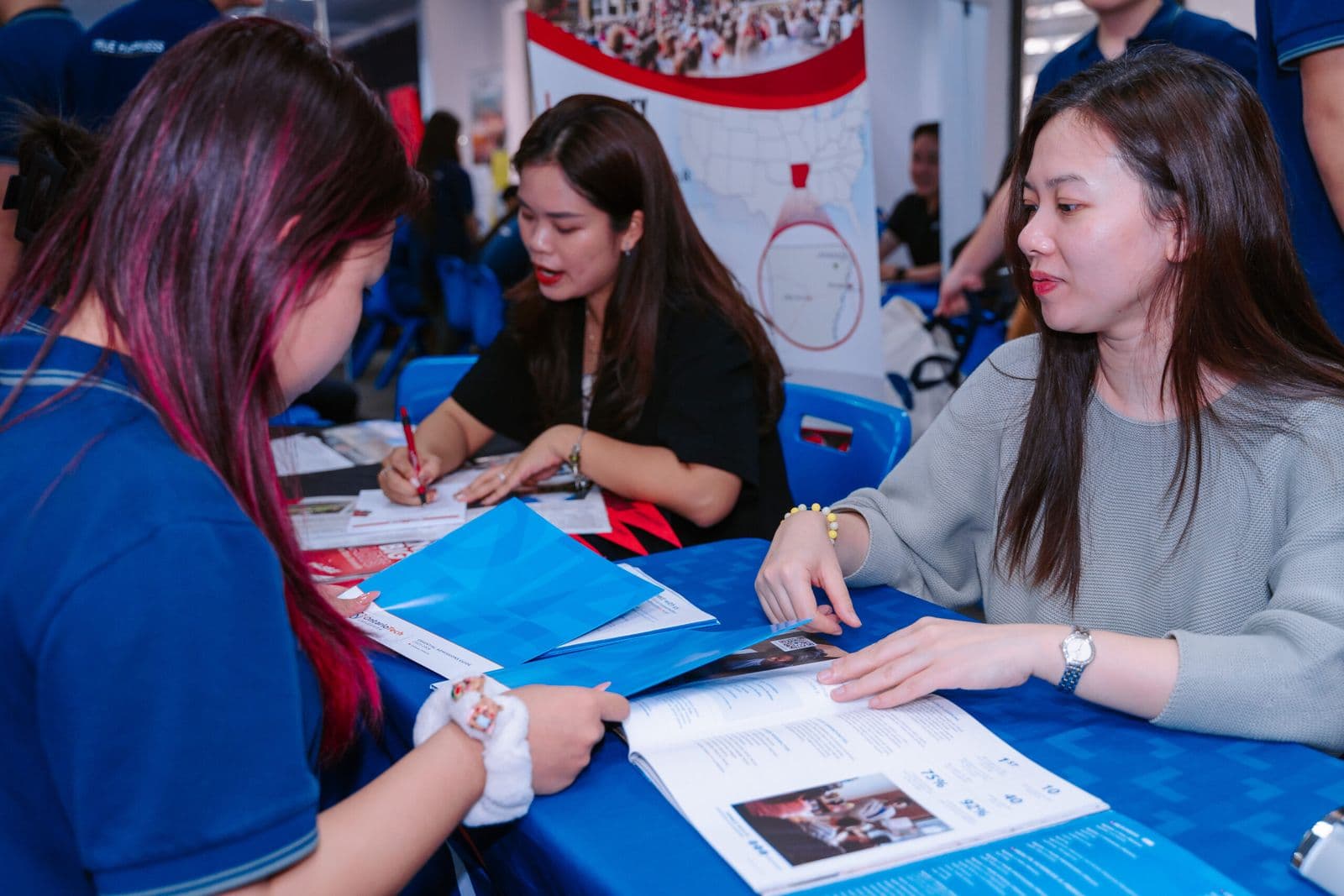 A-State ghé thăm TH School Hà Nội