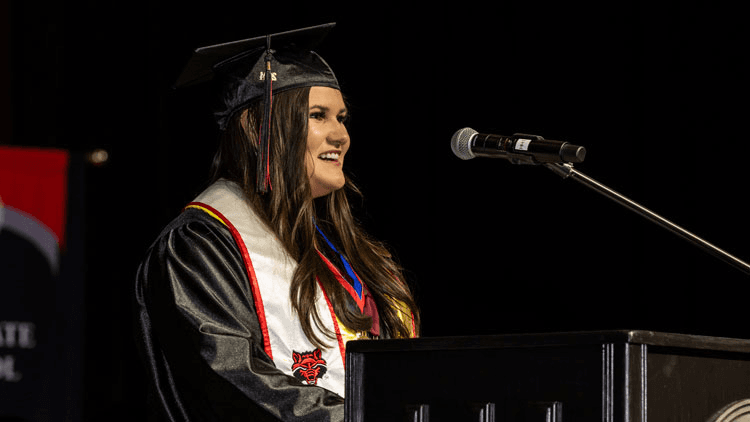 Summer commencement honors graduates' achievements
