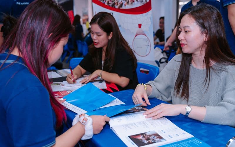A-State ghé thăm TH School Hà Nội