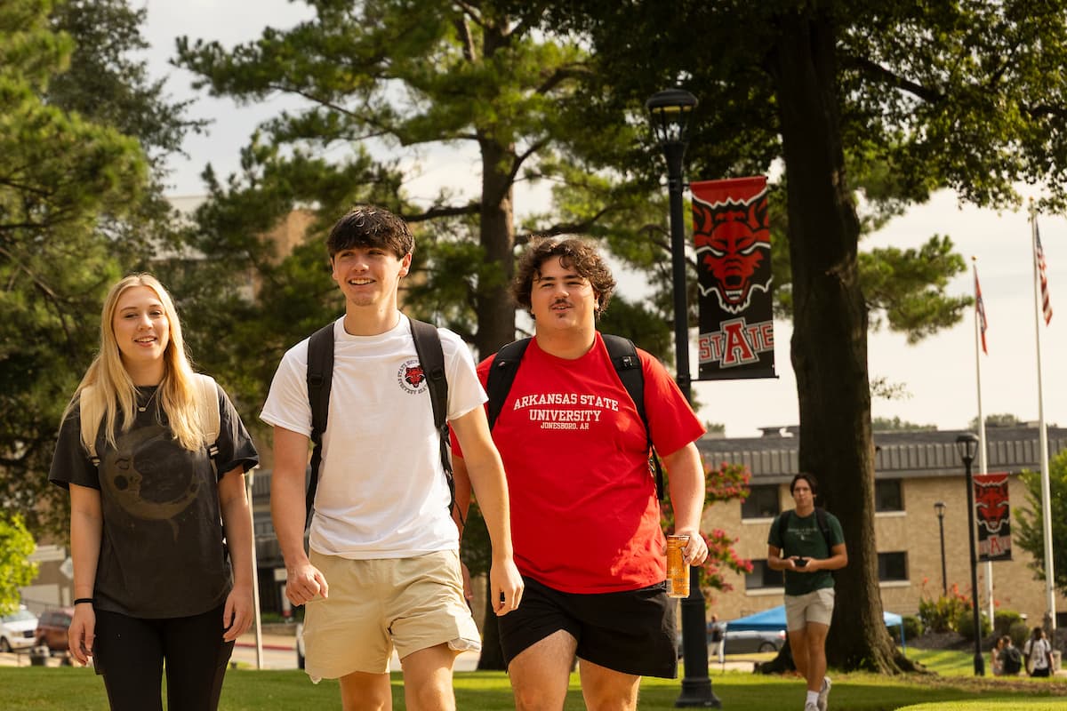 Bầu không khí học đường sôi động: Ngày đầu tiên quay trở lại Đại học Bang Arkansas kỳ Thu 2025
