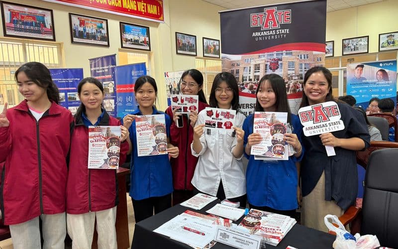 A-State tổ chức hội thảo tuyển sinh tại THPT Chuyên Bắc Giang
