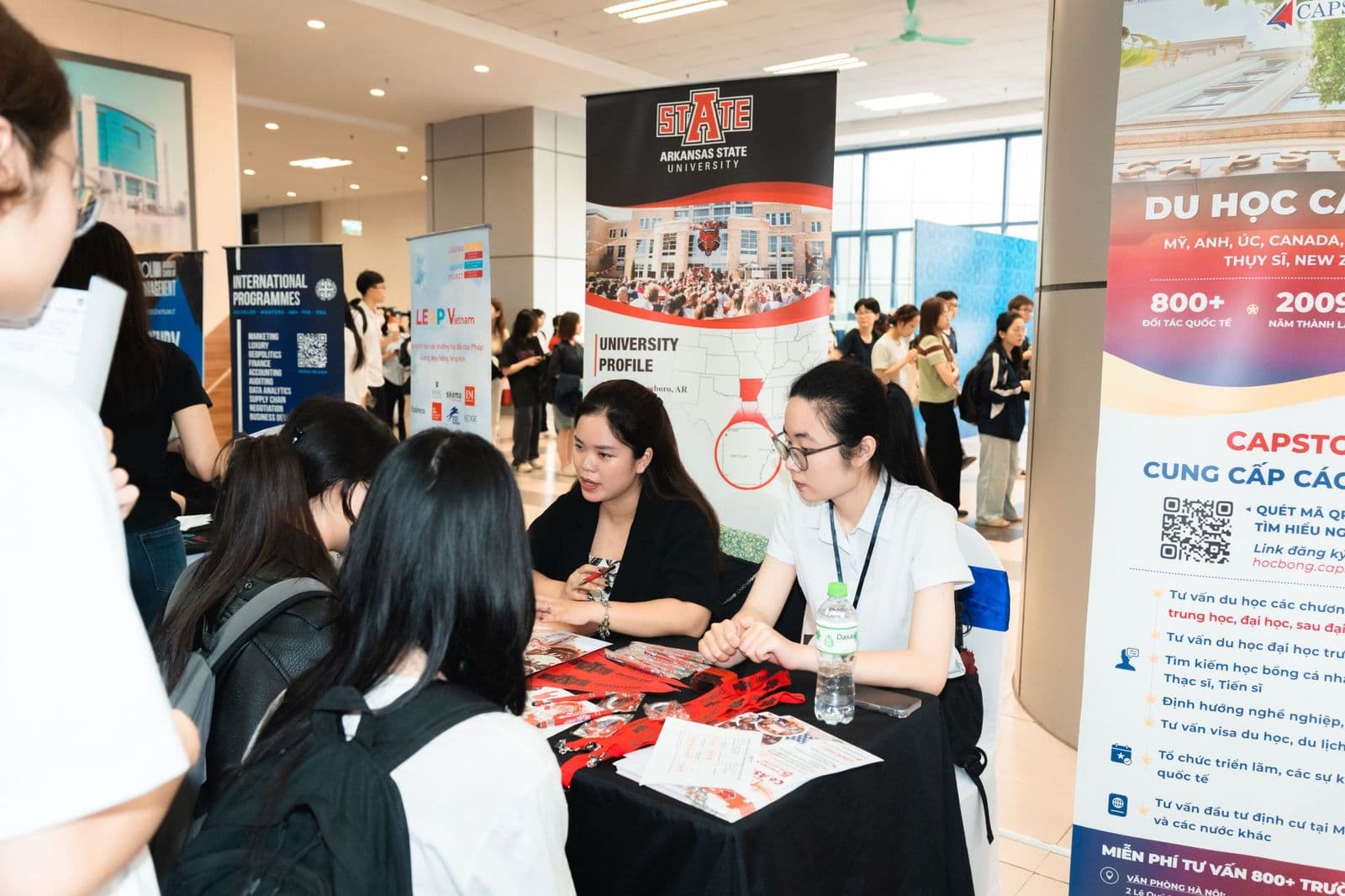 Văn phòng Đại học Bang Arkansas (Arkansas State University) tại Việt Nam rất vinh dự khi được tham gia chương trình “Postgraduate Day” do Trường Đại học Kinh tế Quốc dân tổ chức.
