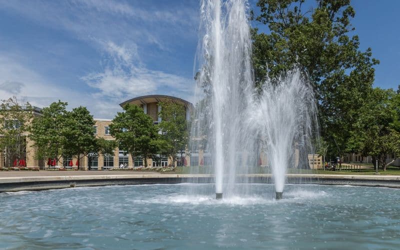 Chào Mùa Hè Tại Arkansas State University