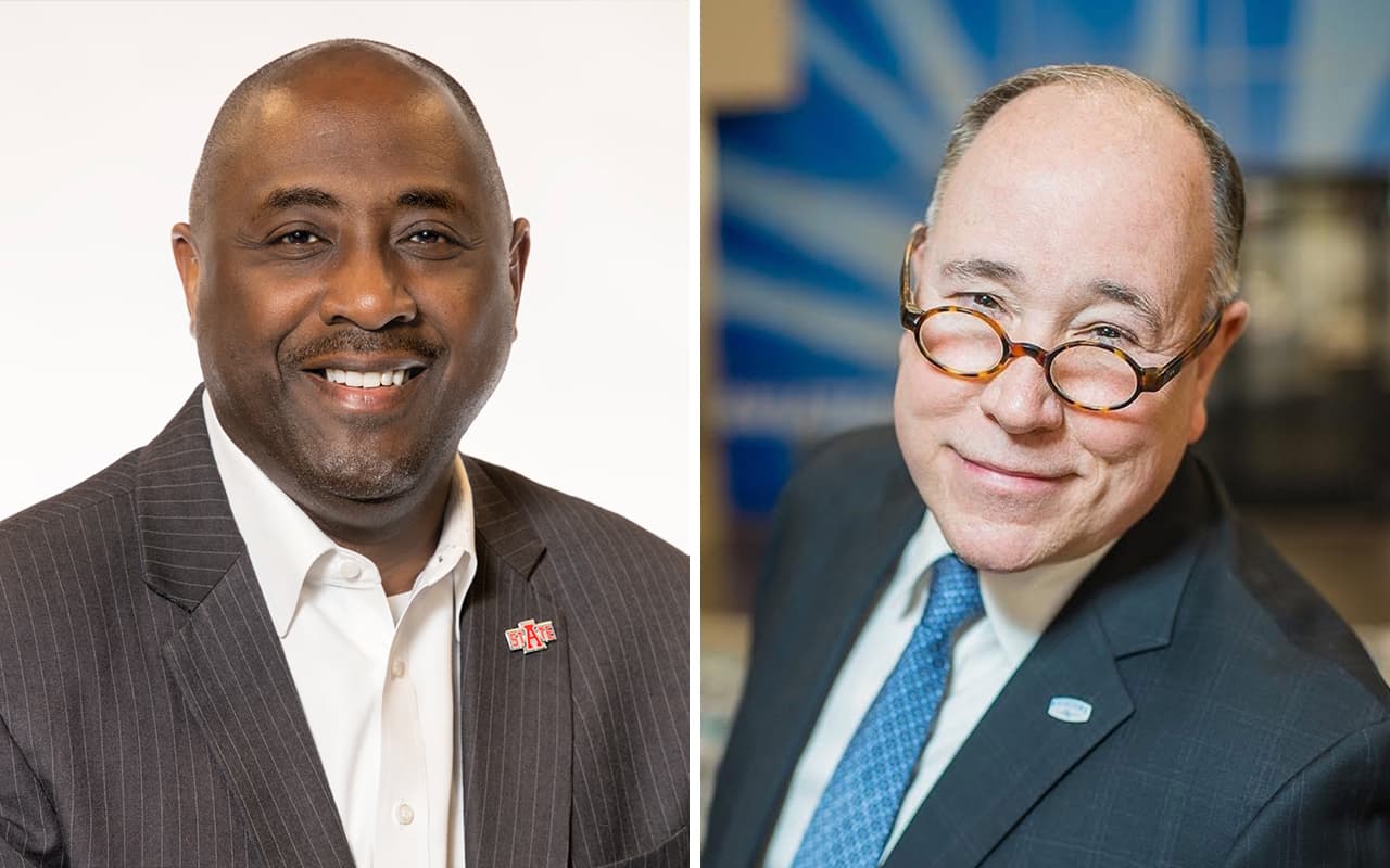TS. Calvin White Jr. (trái), Hiệu trưởng Arkansas State University, và Ike Wheeler (phải), Hiệu trưởng ASU-Newport