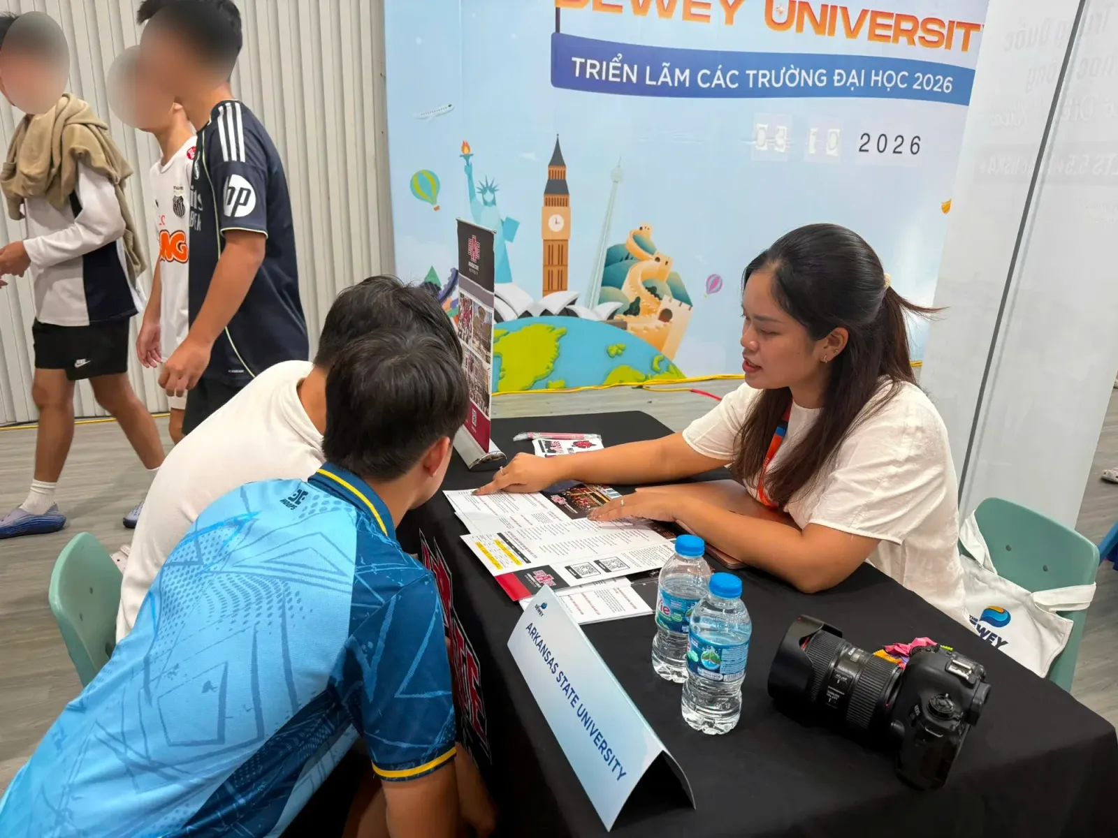 Tư vấn tại bàn A-State, Dewey University Fair 2026 — Triển lãm các trường đại học 2026, The Dewey Schools Tây Hồ Tây