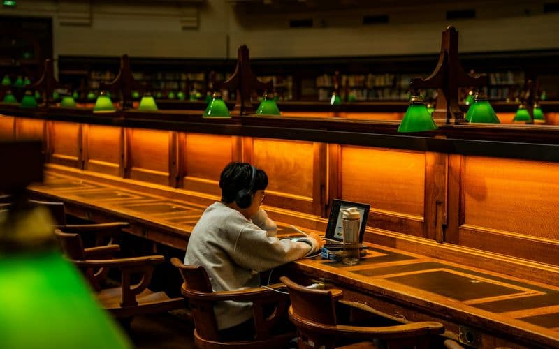 Học Thạc Sĩ Tại A-State: Chi Phí, Học Bổng Và Trợ Lý Sau Đại Học